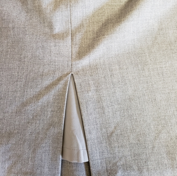 WOMENS SIZE 12, LIGHT GREY LIMITED PENCIL SKIRT - Picture 6 of 8